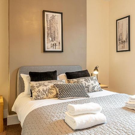 Chester City Centre Cozy 3-Bedroom Home Exterior photo