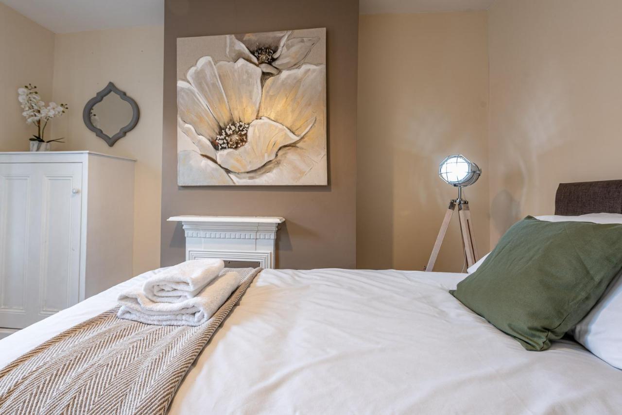 Chester City Centre Cozy 3-Bedroom Home Exterior photo